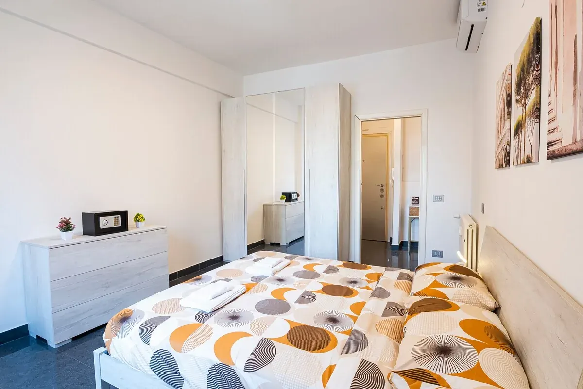 Double bedroom · Air conditioning